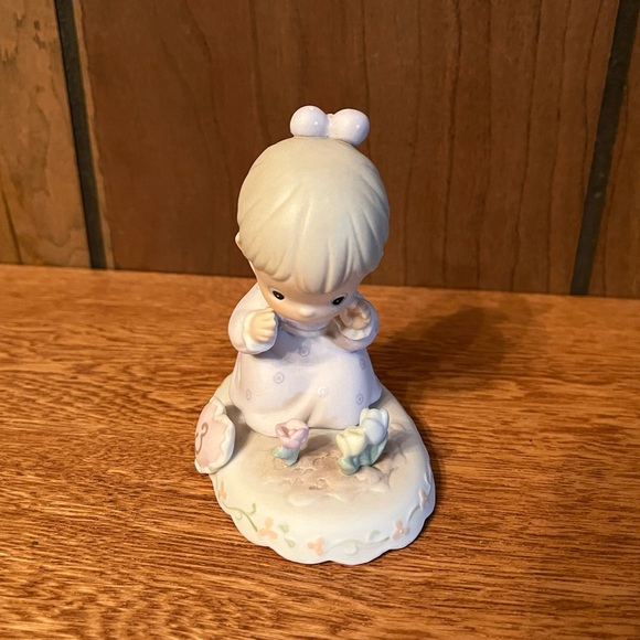 Precious Moments Growing In Grace Age 3 - Picture 2 of 5